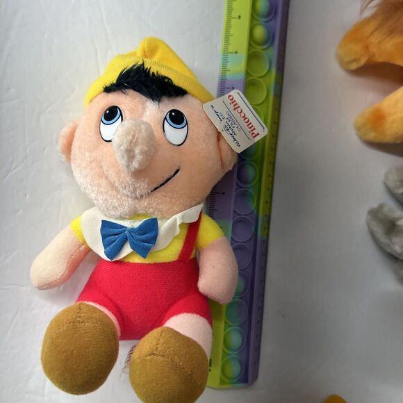 Vintage Walt Disney Plush Lady, Dumbo, Pinocchio, Bambi, Donald Duck from 1985 - Picture 6 of 16